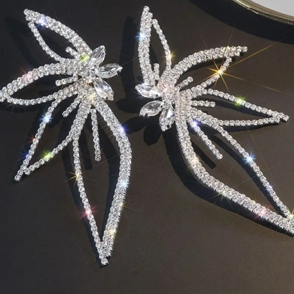 🎀All Over Rhinestone Leafy Earring - Picture 6 of 9